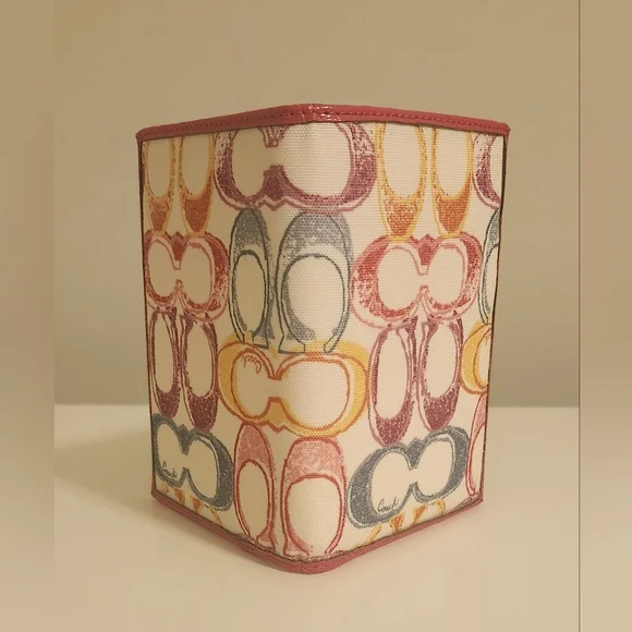 Coach Signature C Scribble Pattern Passport Wallet - Picture 3 of 11